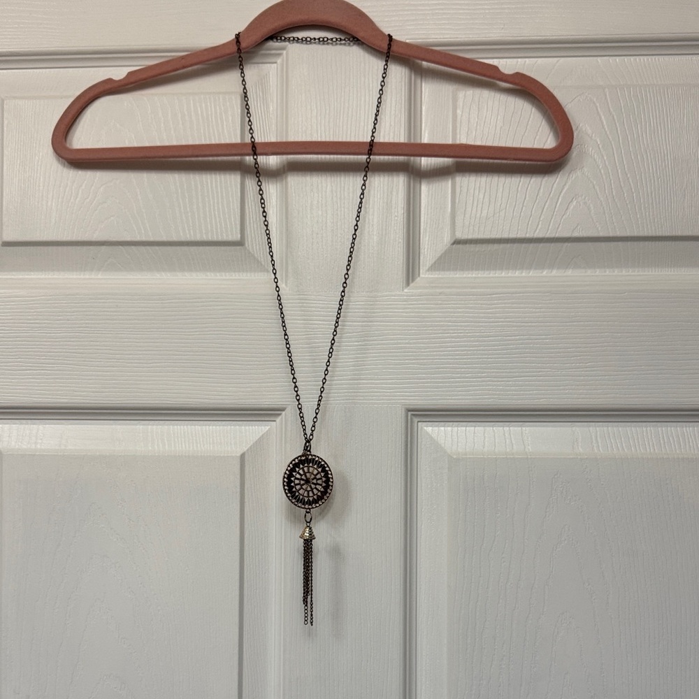 Elegant gold  Pendant Necklace